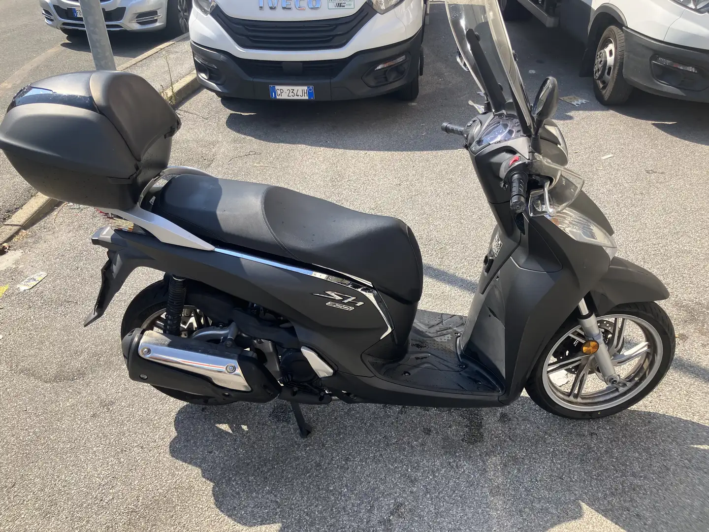 Honda SH 300 Noir - 2