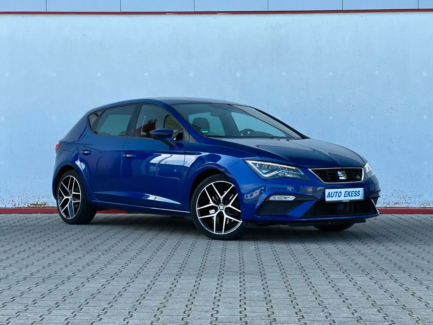 SEAT Leon FR 1.8TSI LED*KAM*TEMP* Bleu - 1