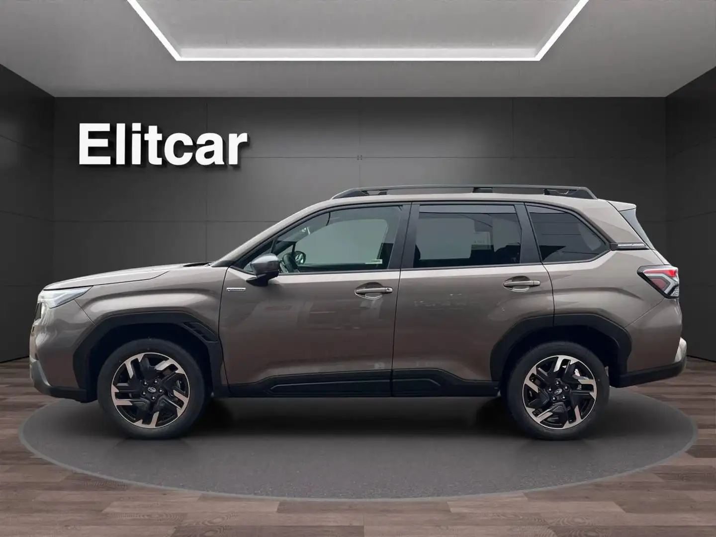 Subaru Forester 2.0 e-Boxer MHEV CVT Lineartronic Style Grau - 2