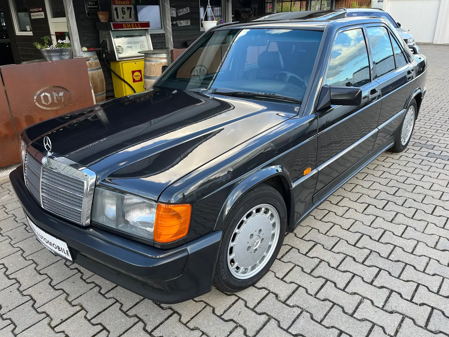 Mercedes-Benz 190 E 2,3 16V *einer der besten !*Klima*Leder* Schwarz - 2