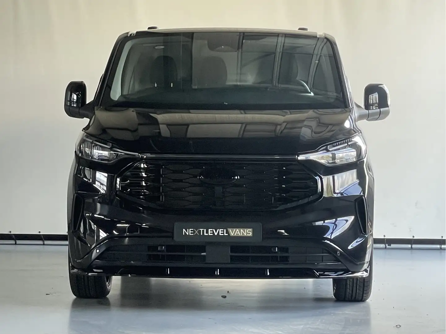 Ford Transit Custom 320 2.0 TDCI L2H1 Limited Schwarz - 2