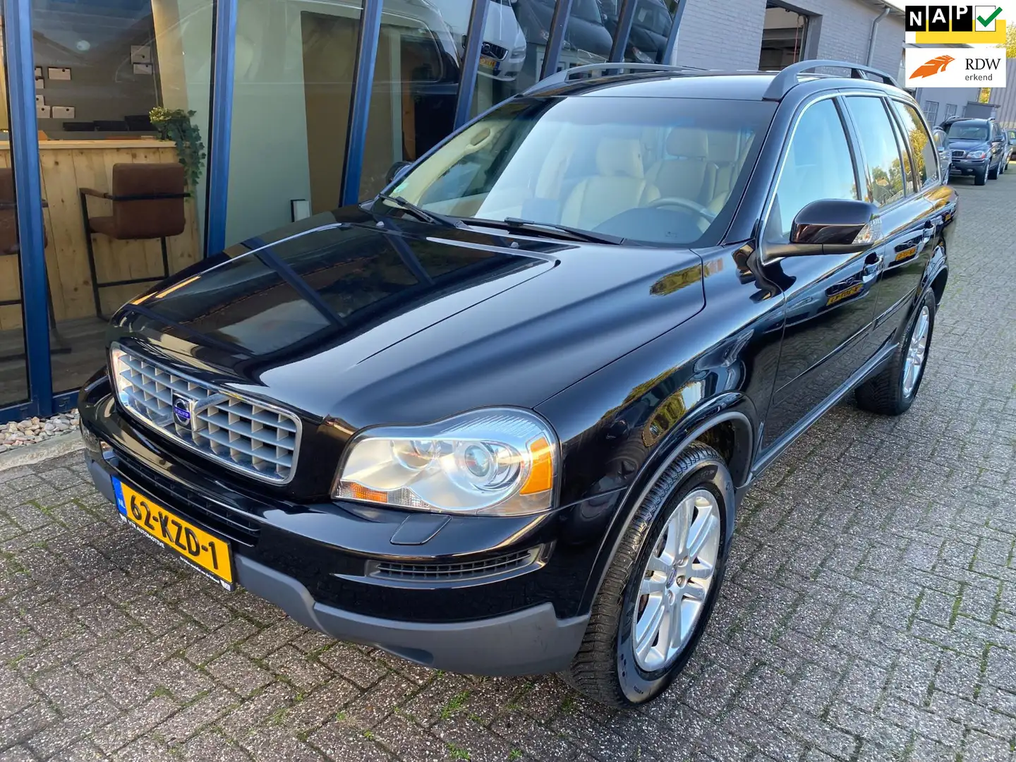 Volvo XC90 2.5 T Summum Automaat NL Auto / LEER / NAVI Zwart - 1