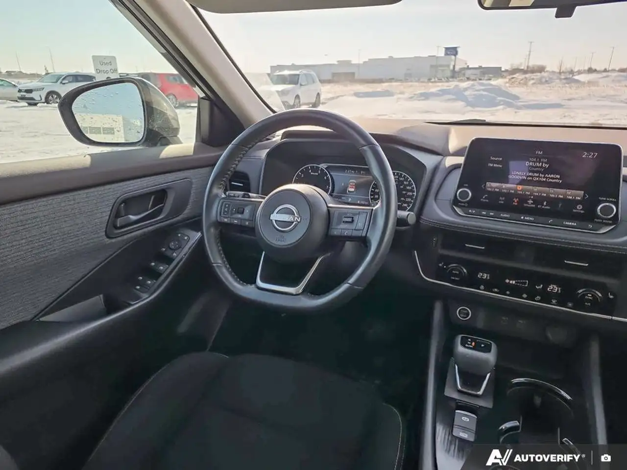 Nissan Rogue снимка Nissan Rogue