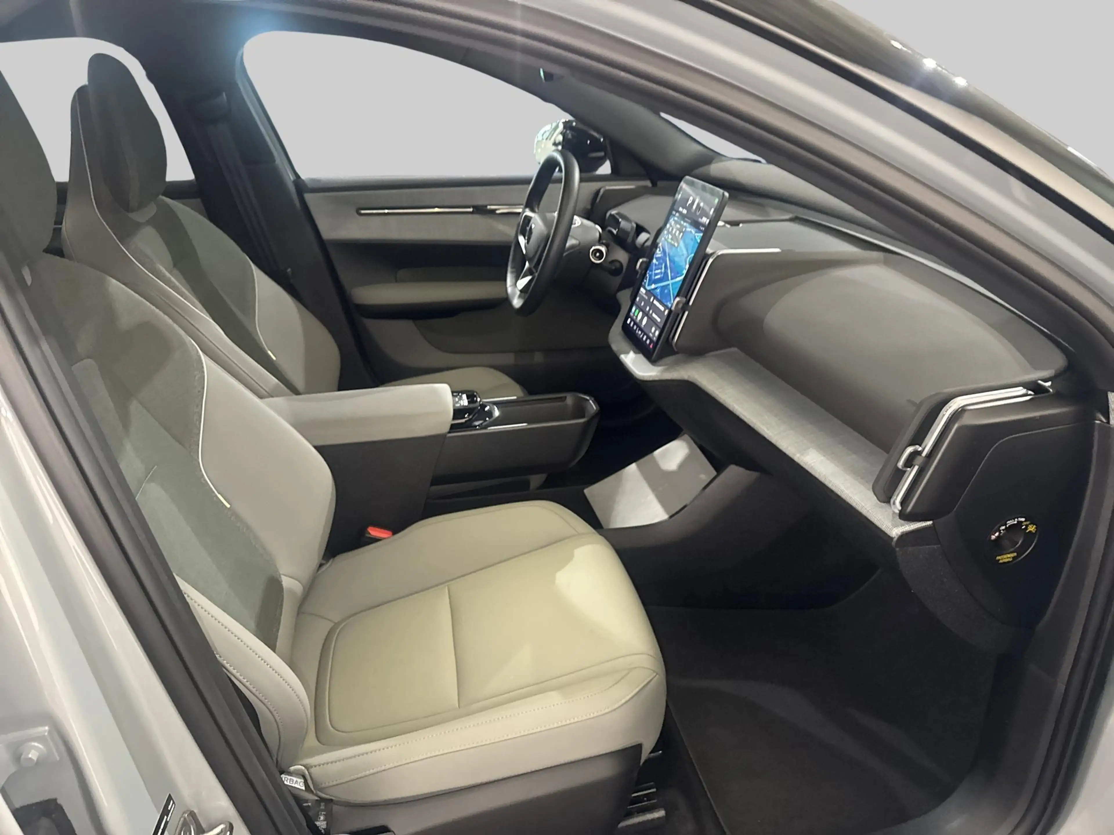 Volvo EX30 Single Motor Extended Range Plus 69 kWh | Achterui — photo 13