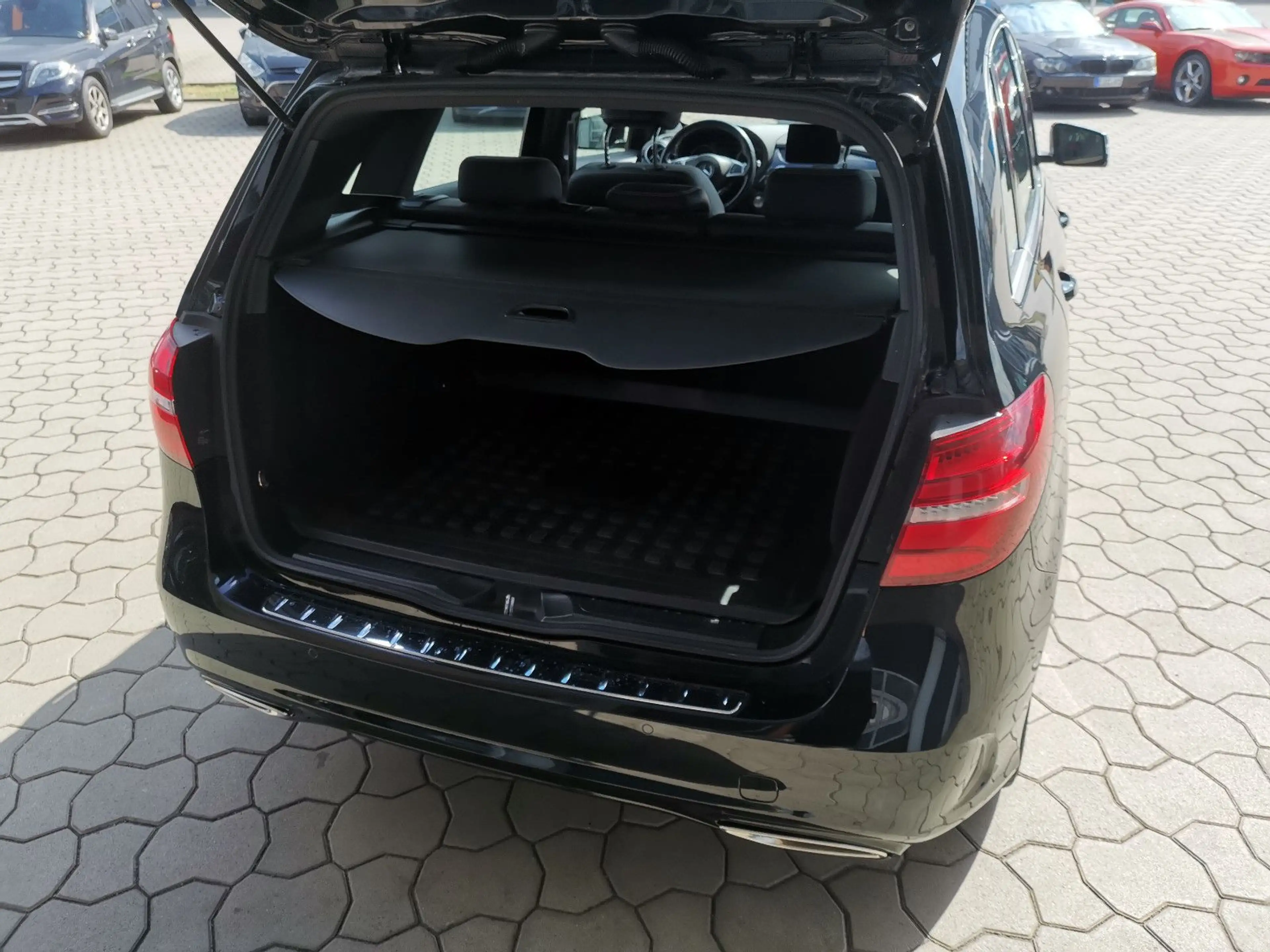 Mercedes-Benz B 220 CDI  AMG Line — photo 8