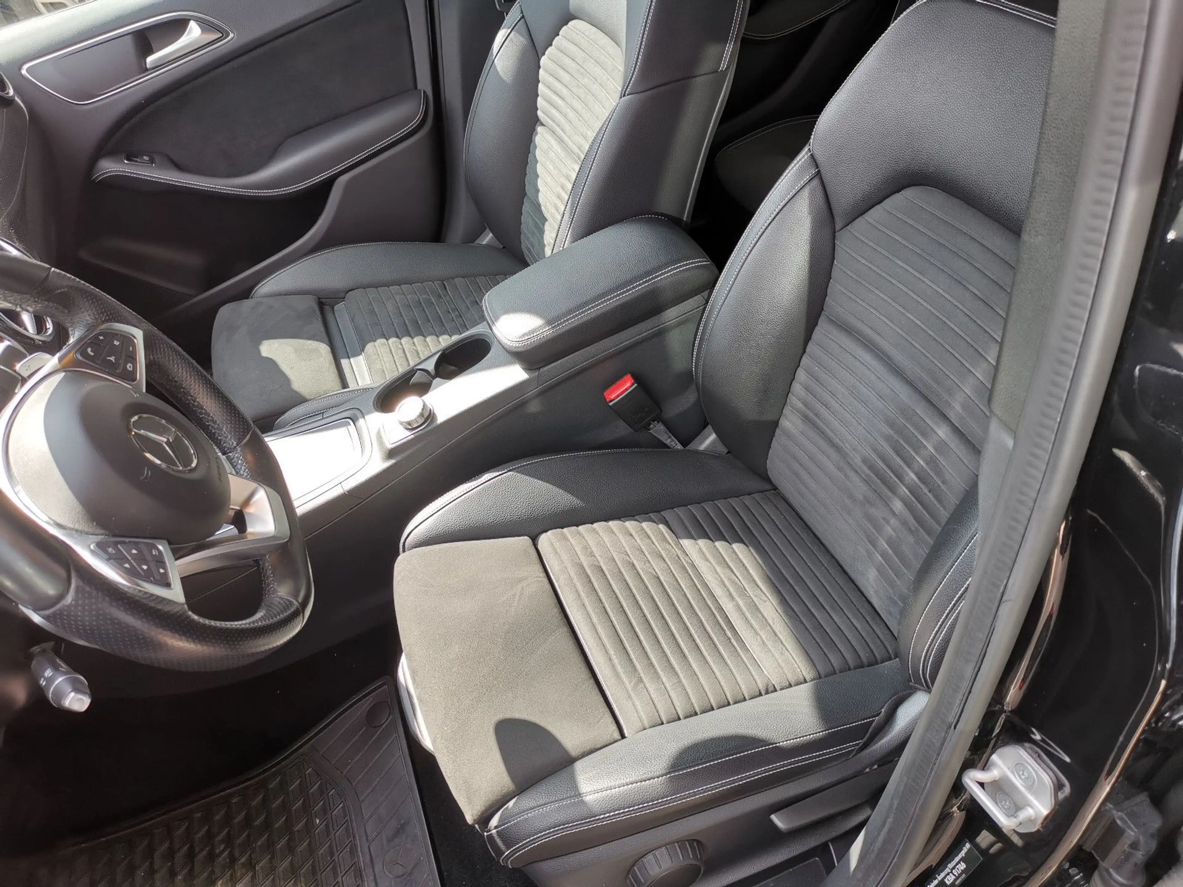 Mercedes-Benz B 220 CDI  AMG Line — photo 15