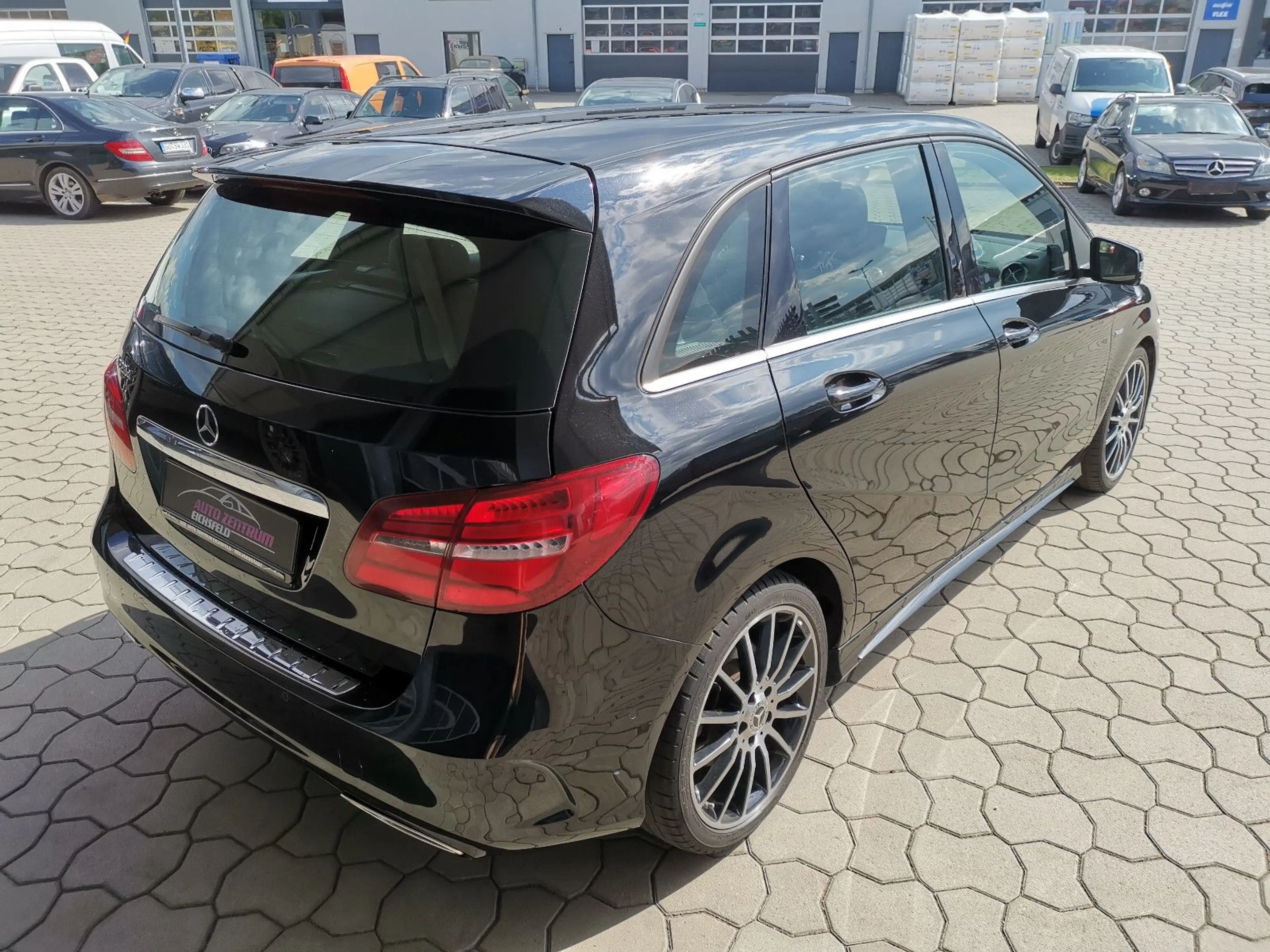 Mercedes-Benz B 220 CDI  AMG Line — photo 7