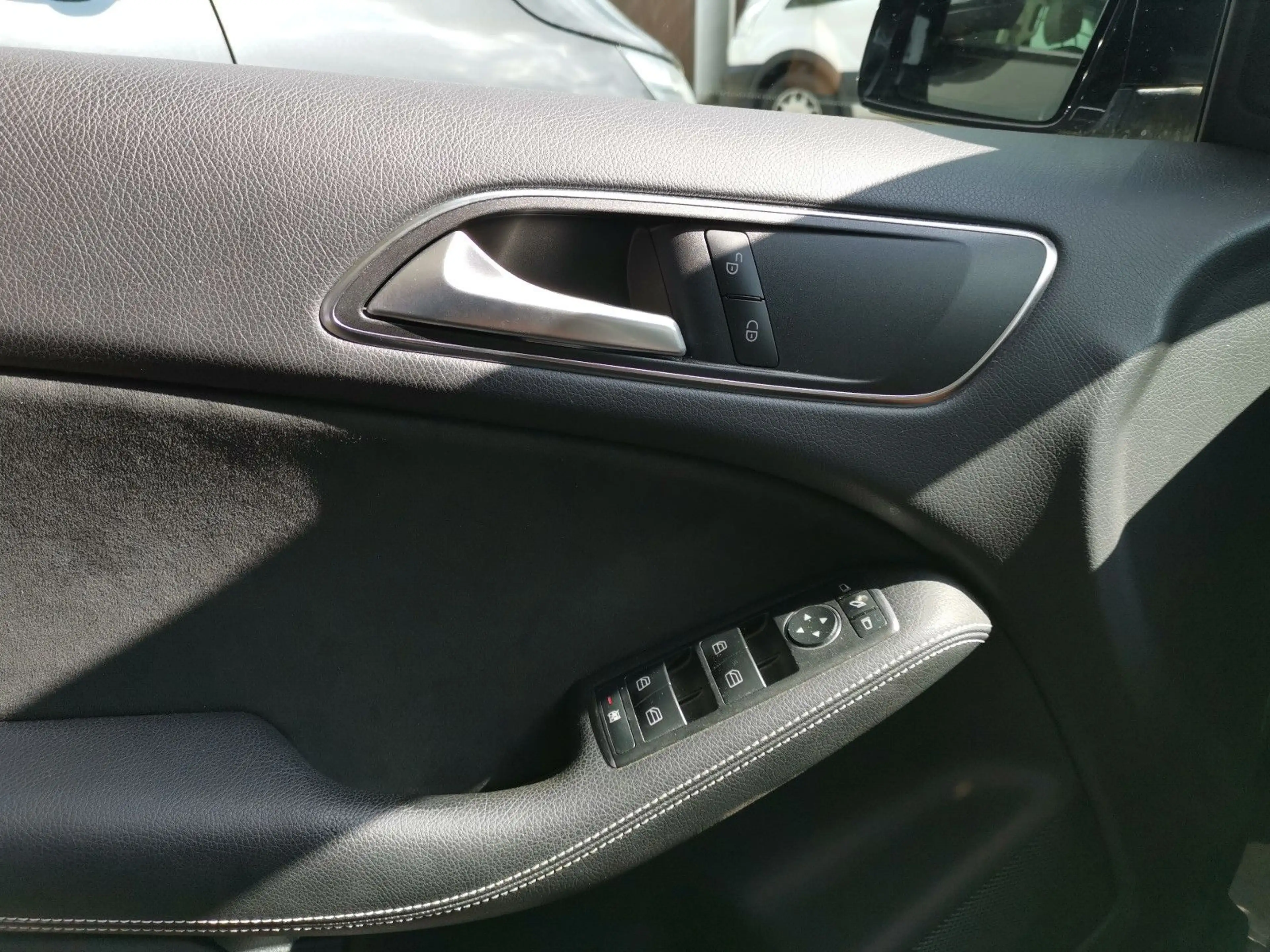 Mercedes-Benz B 220 CDI  AMG Line — photo 14