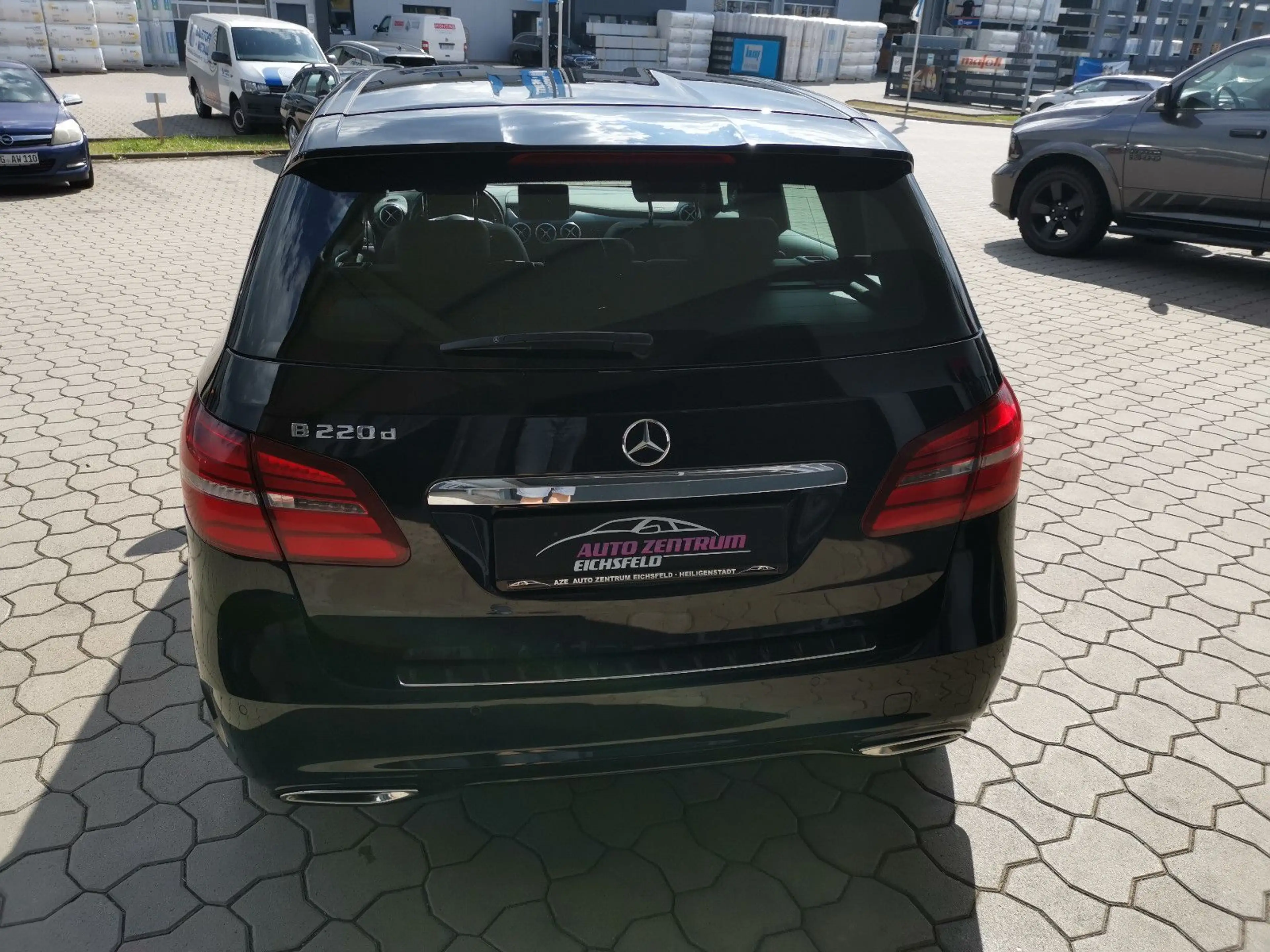 Mercedes-Benz B 220 CDI  AMG Line — photo 6