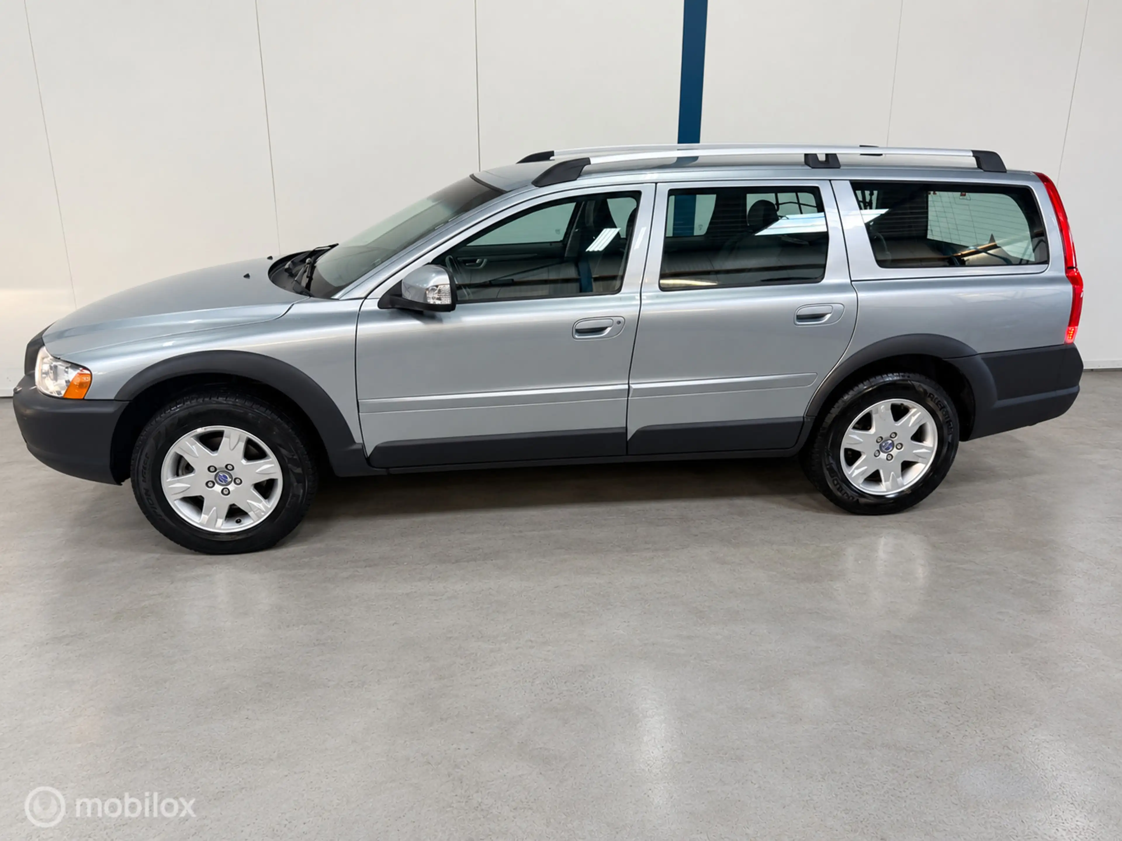 Volvo XC70 2.5 T Summum NL-AUTO / 1E-EIGENAAR / AUTOMAAT — photo 17