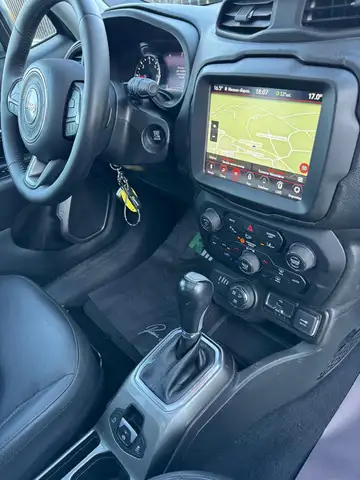 Jeep Renegade view 7