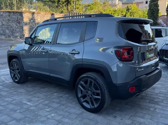 Jeep Renegade view 13