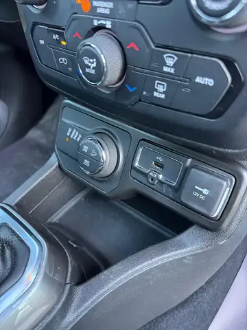 Jeep Renegade view 9