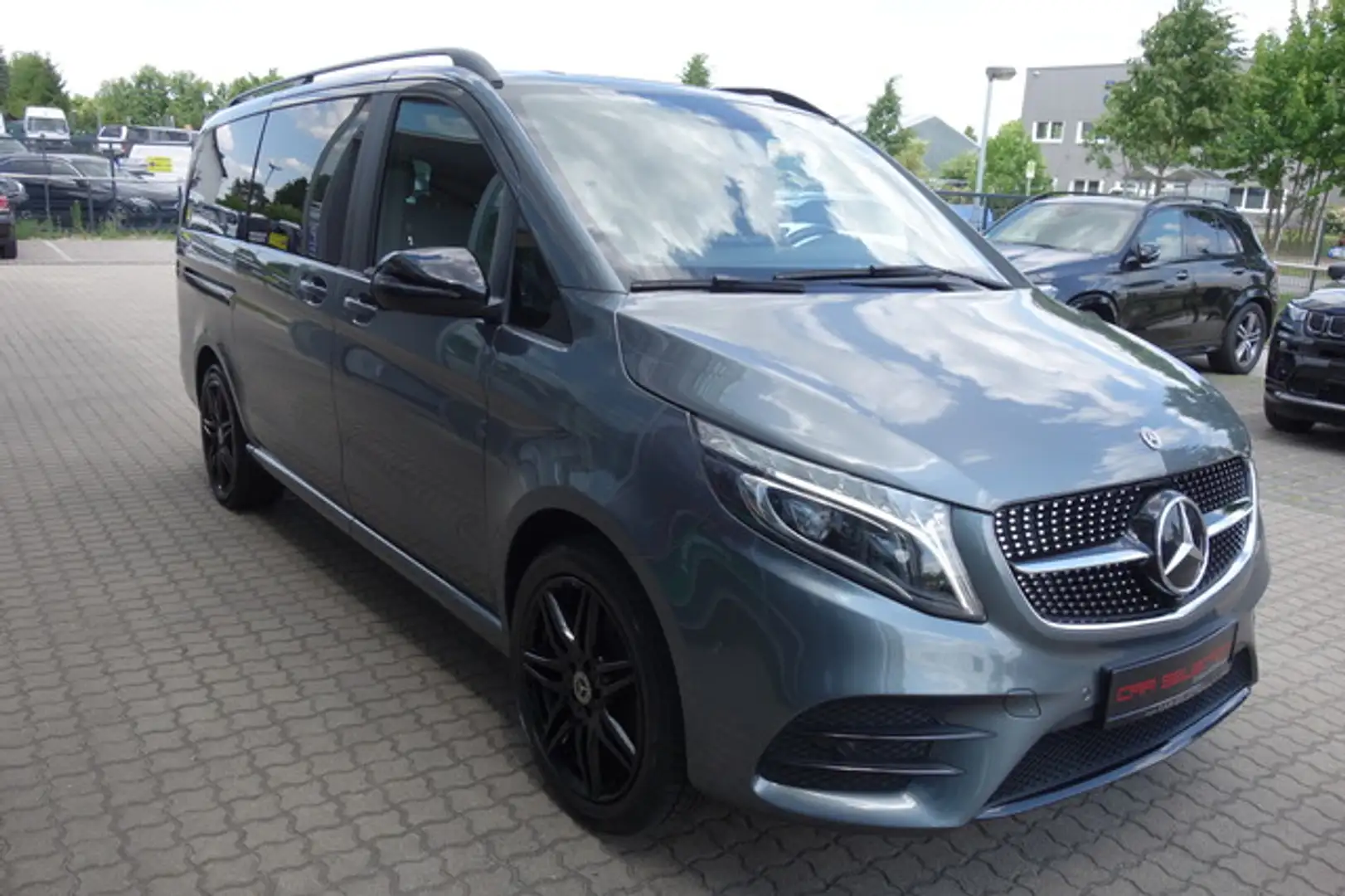Mercedes-Benz V 300 d 4Mat AMG Line Lang ACC/LED/STDHZG/AHK Grey - 2