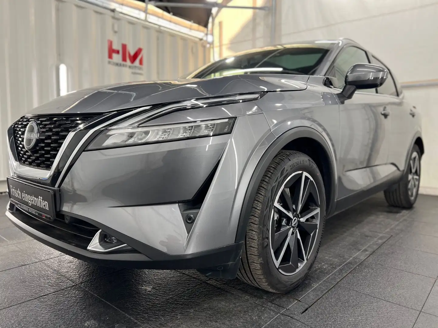 Nissan Qashqai Tekna MHEV 360°/Pano/Navi/HeadUP/Spur/TW Grau - 1