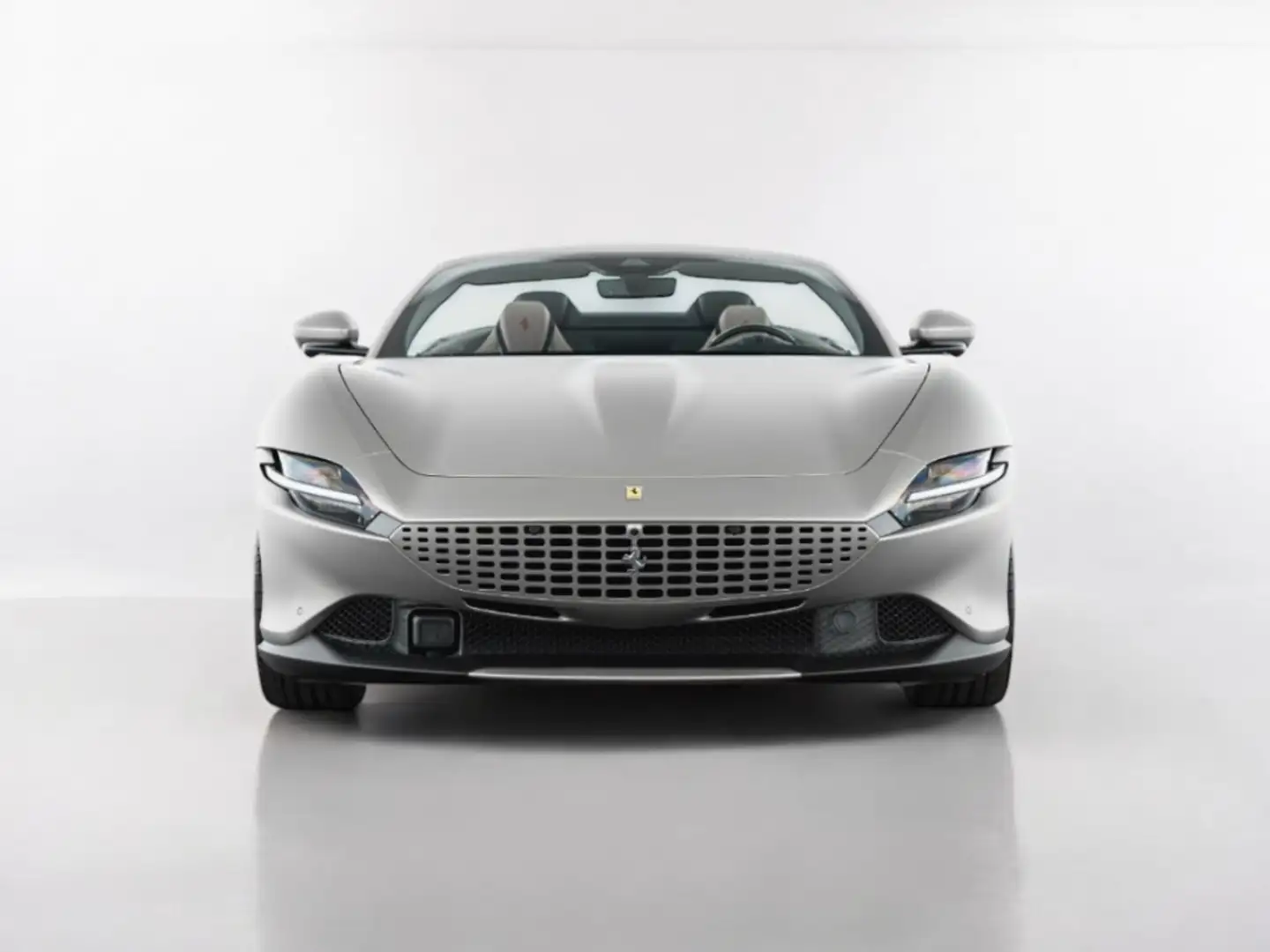 Ferrari Roma srebrna - 1