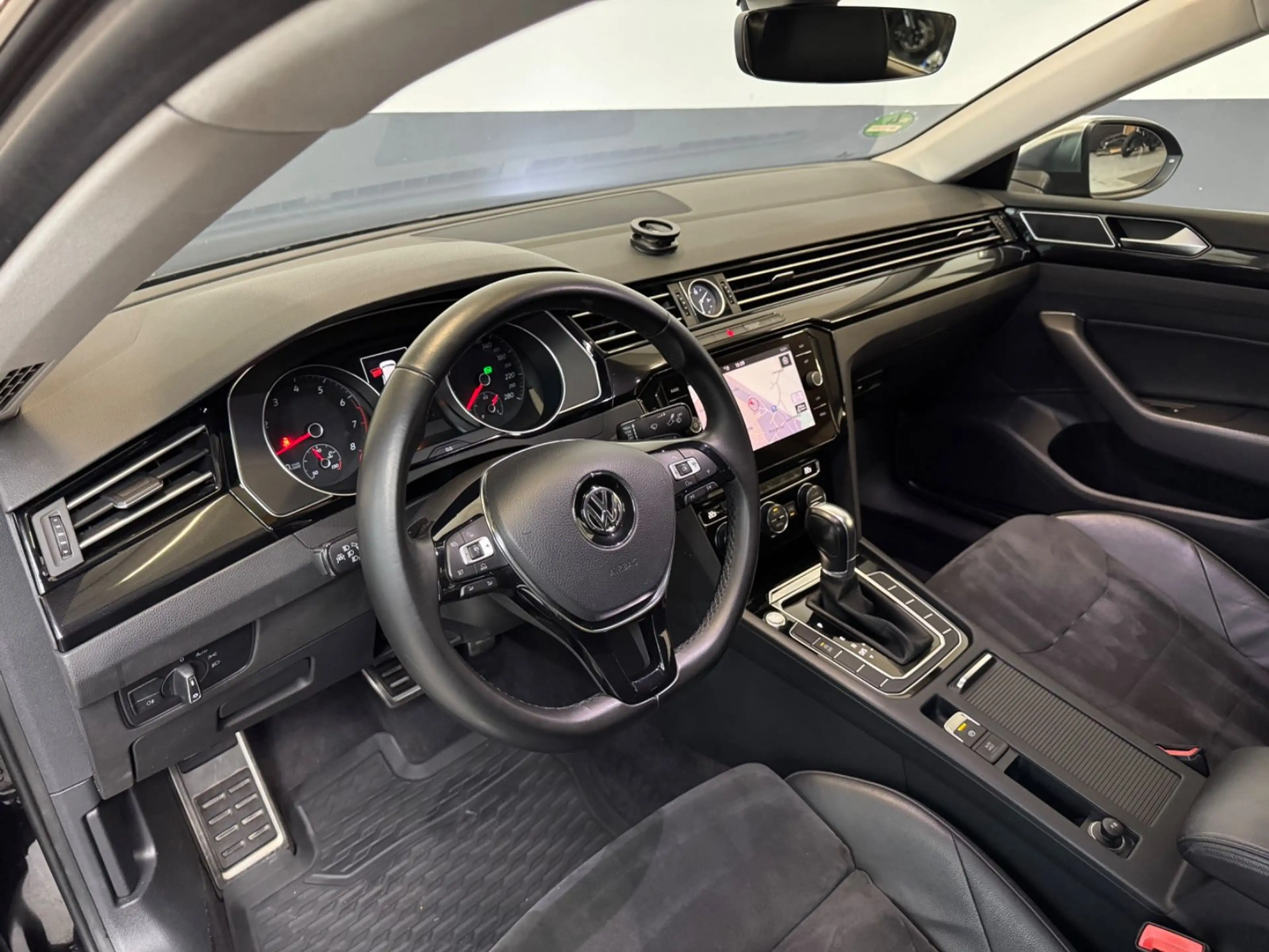 Volkswagen Arteon 2.0 TSI DSG/ACC/Massage/Spurhalte/LED — photo 9