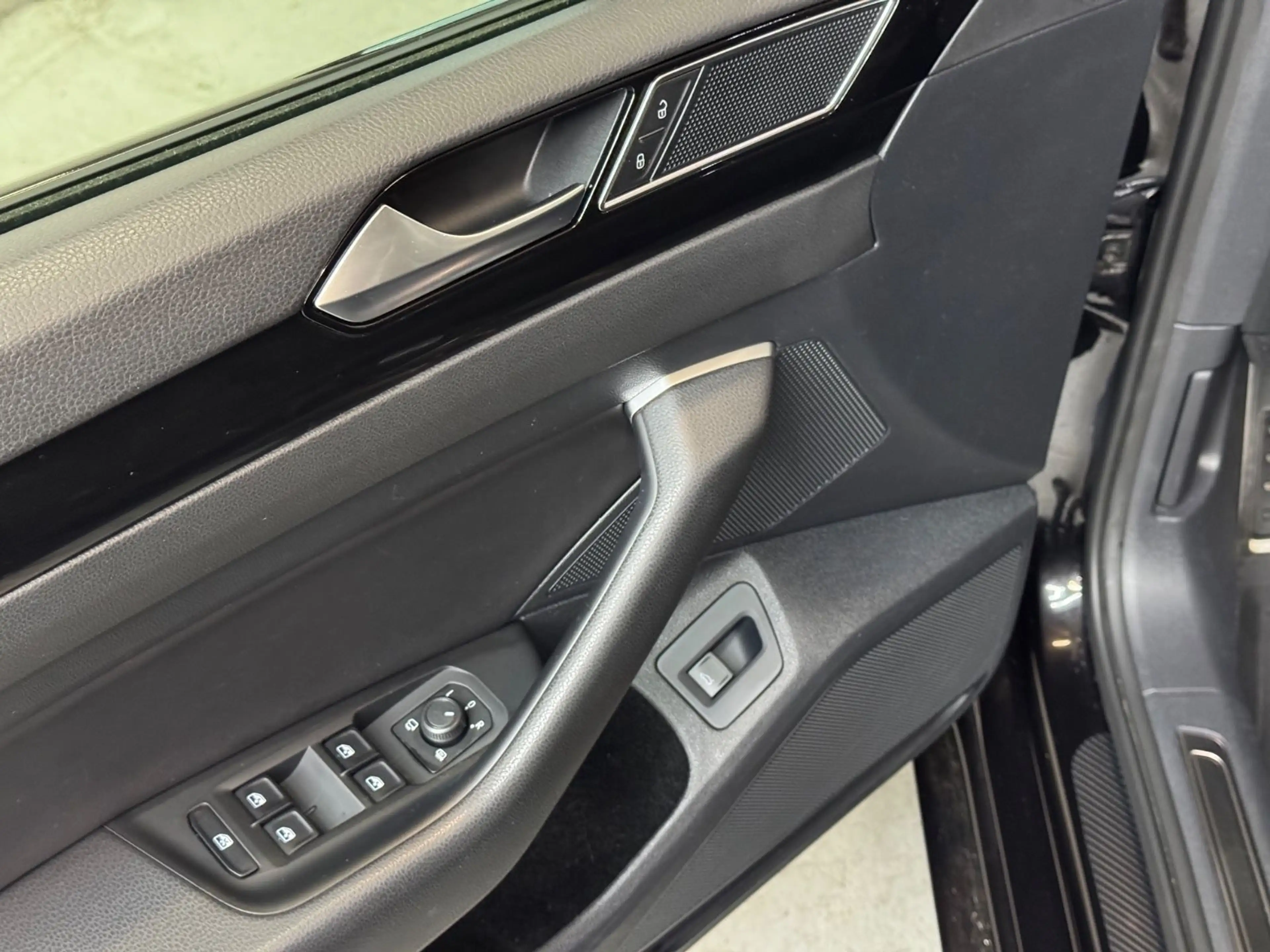 Volkswagen Arteon 2.0 TSI DSG/ACC/Massage/Spurhalte/LED — photo 13