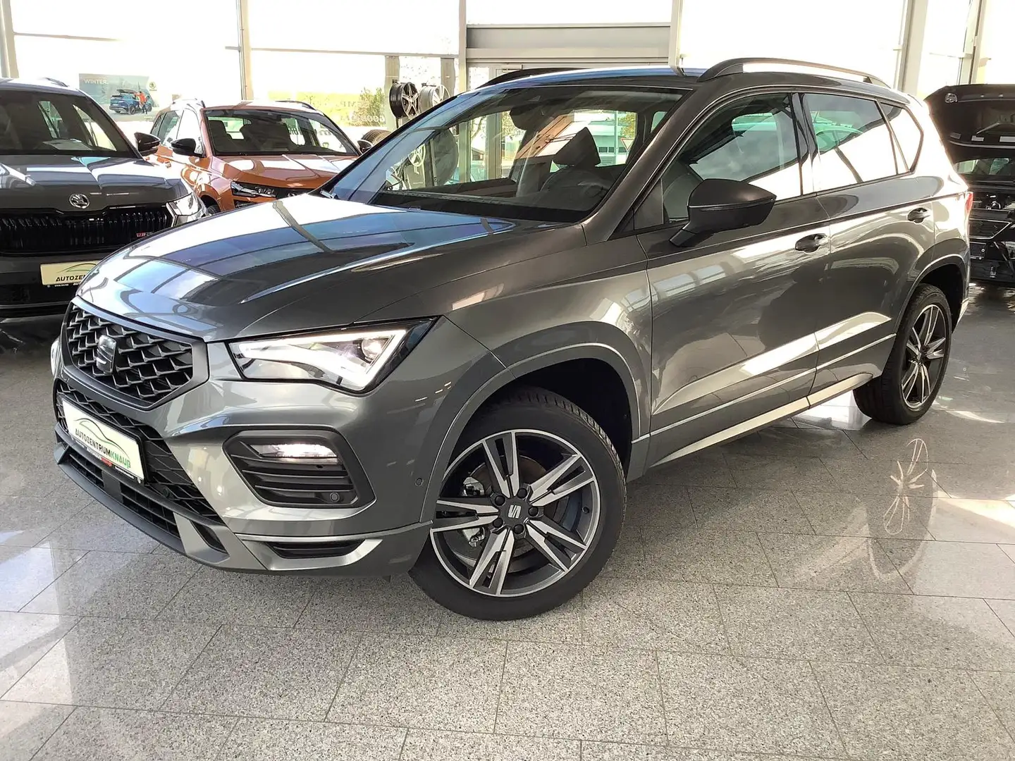 SEAT Ateca 1.5TSI FR DSG R-Kam Navi ACC AHK Alcantara WSS Gris - 1