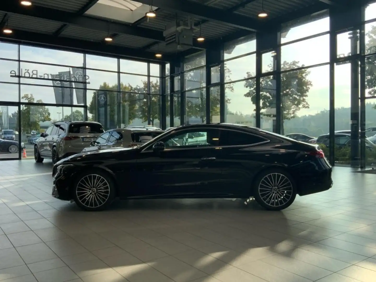 Mercedes-Benz CLE 200 4M Coupe AMG+AMBIENTE+DISTRO+MEMORY+MBUX Schwarz - 2