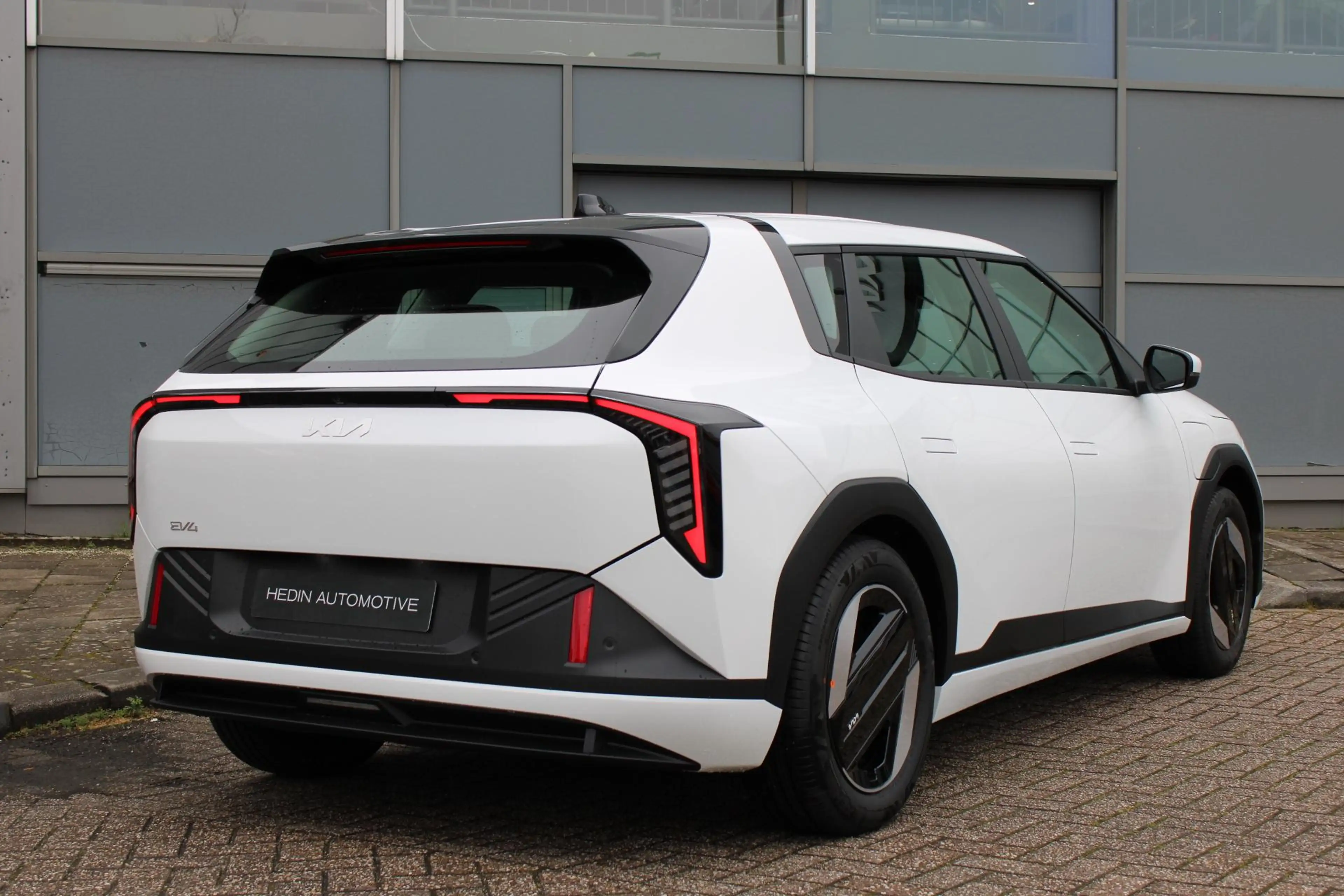 Kia EV4 Air 58.3 kWh DIRECT BESCHIKBAAR | Lichtmetalen vel — photo 2