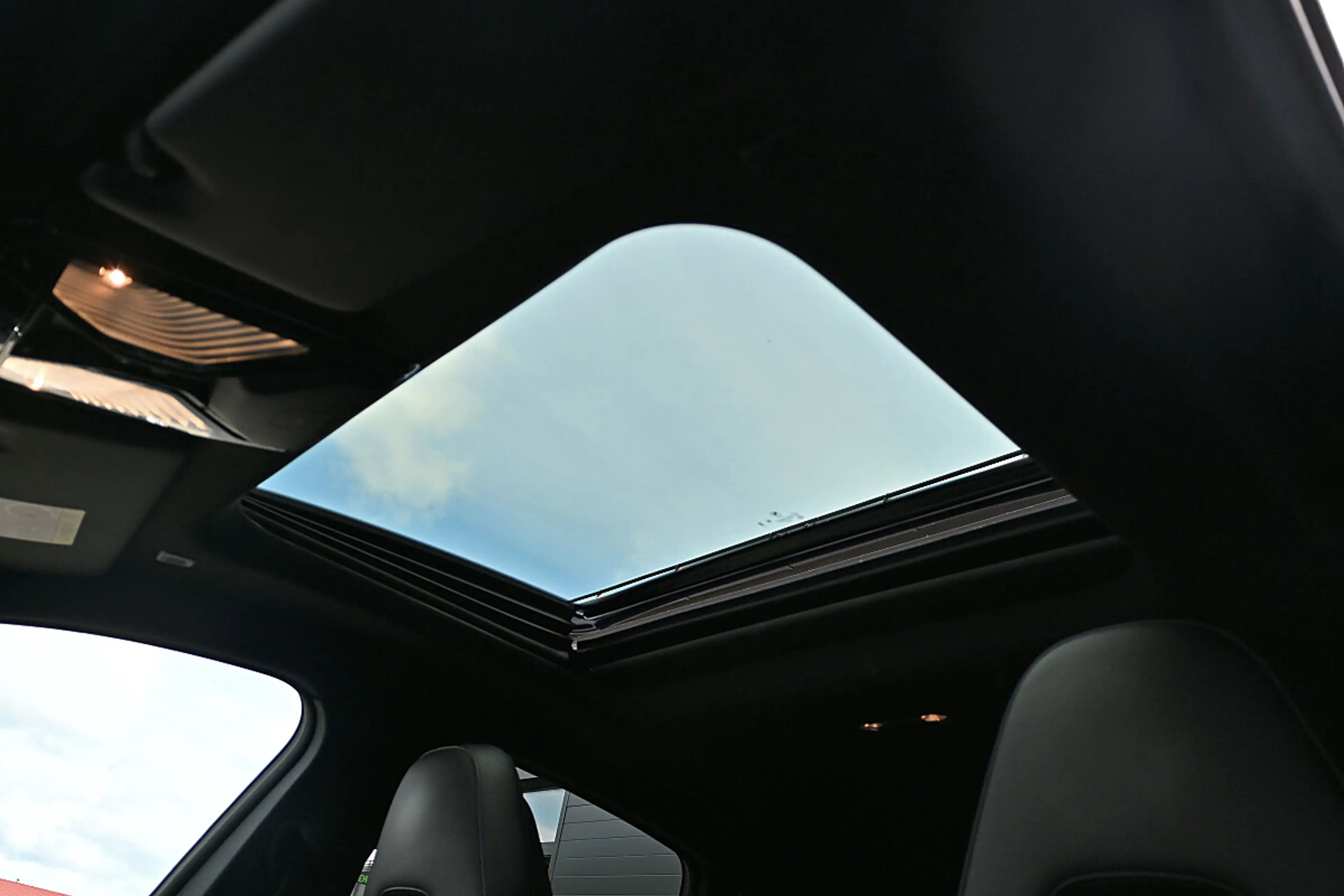 BMW i4 Gran Coupe xDrive M50 80,7kWh M Sport Pro NP €9... — photo 9