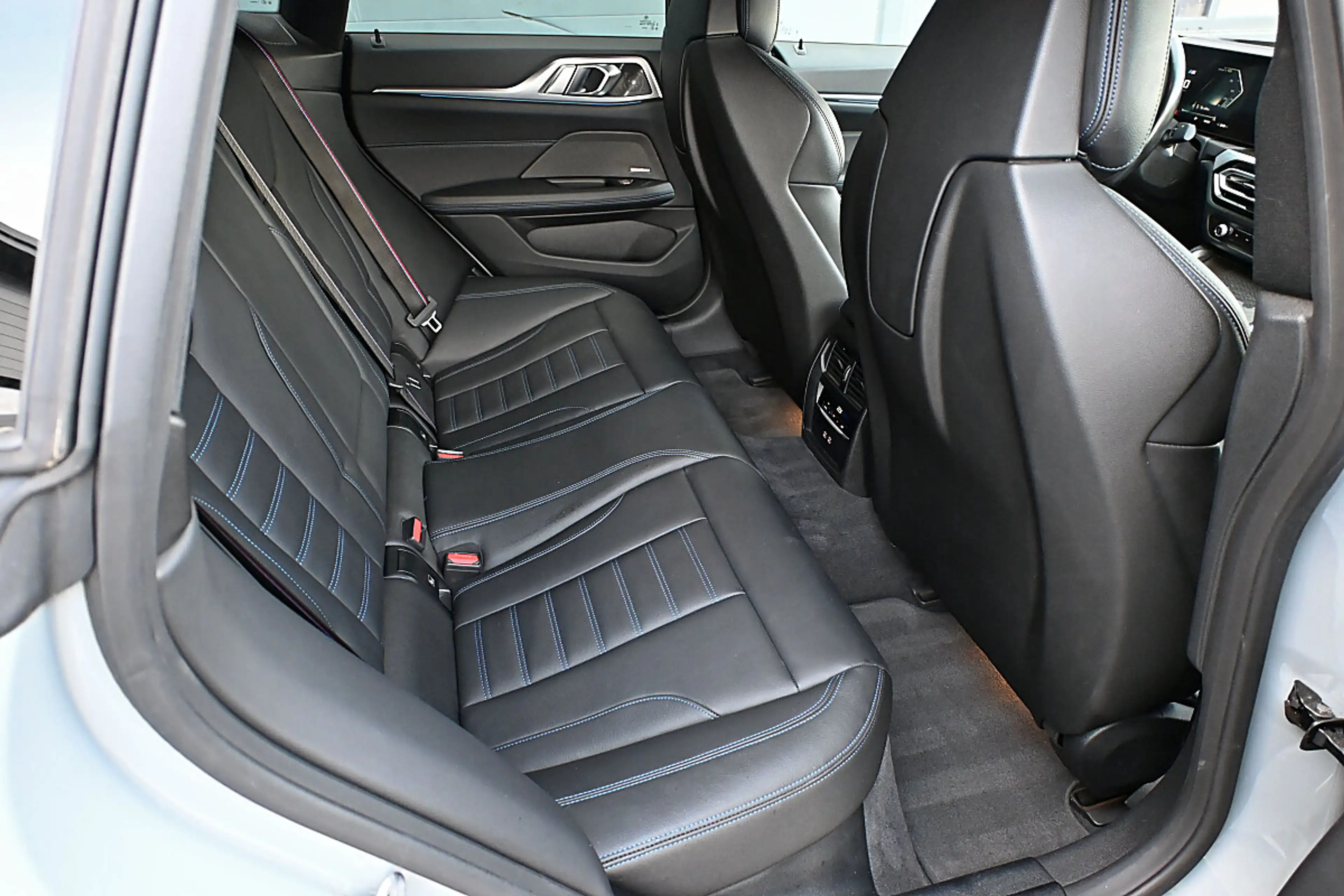 BMW i4 Gran Coupe xDrive M50 80,7kWh M Sport Pro NP €9... — photo 13