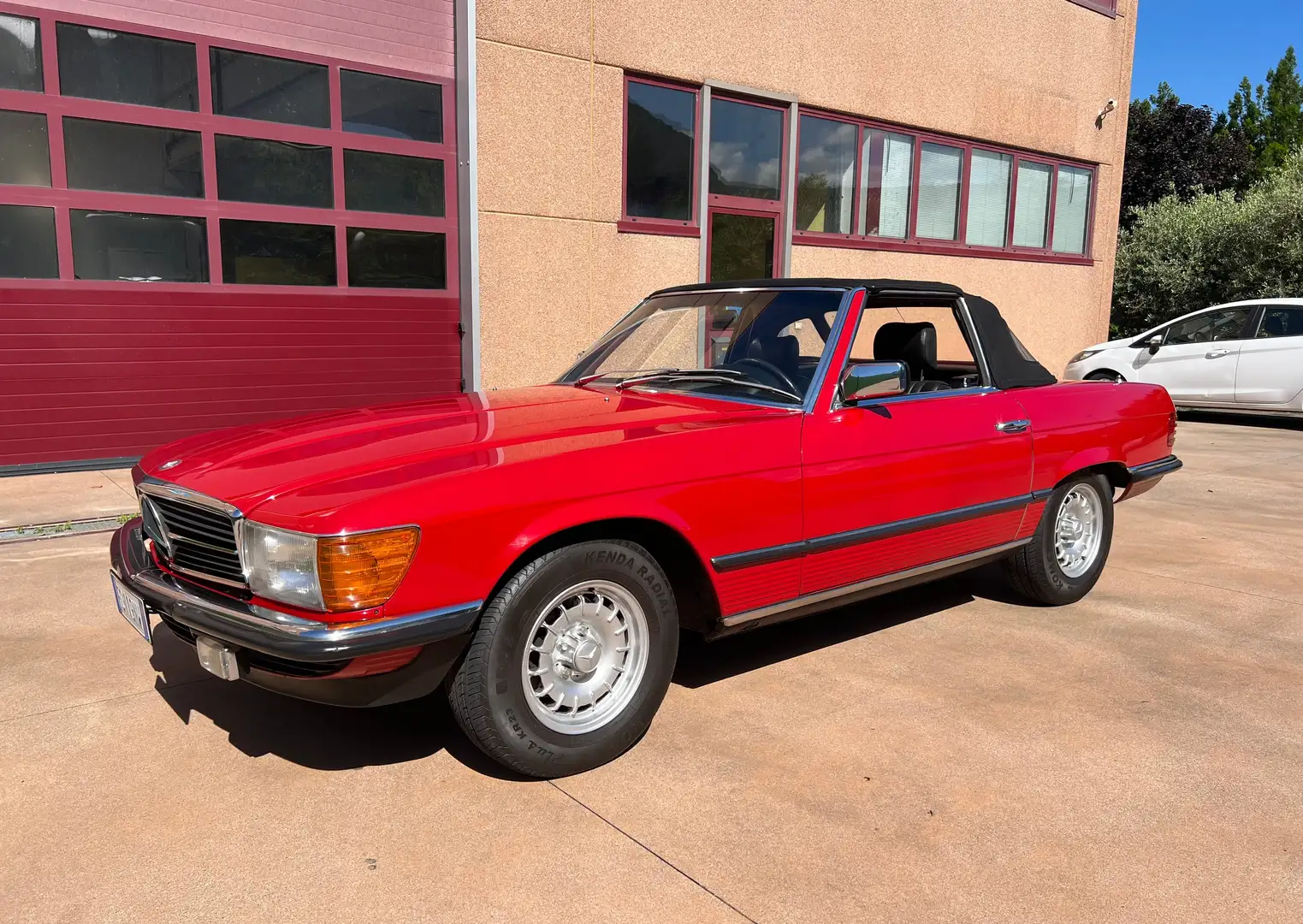 Mercedes-Benz SL 380 2+2 Roşu - 2