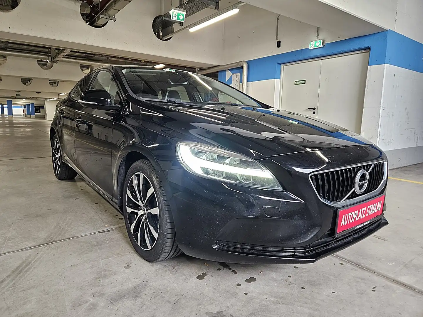 Volvo V40 D3 Momentum Geartronic NAVI LEDER *FINANZIERUNG... Schwarz - 2