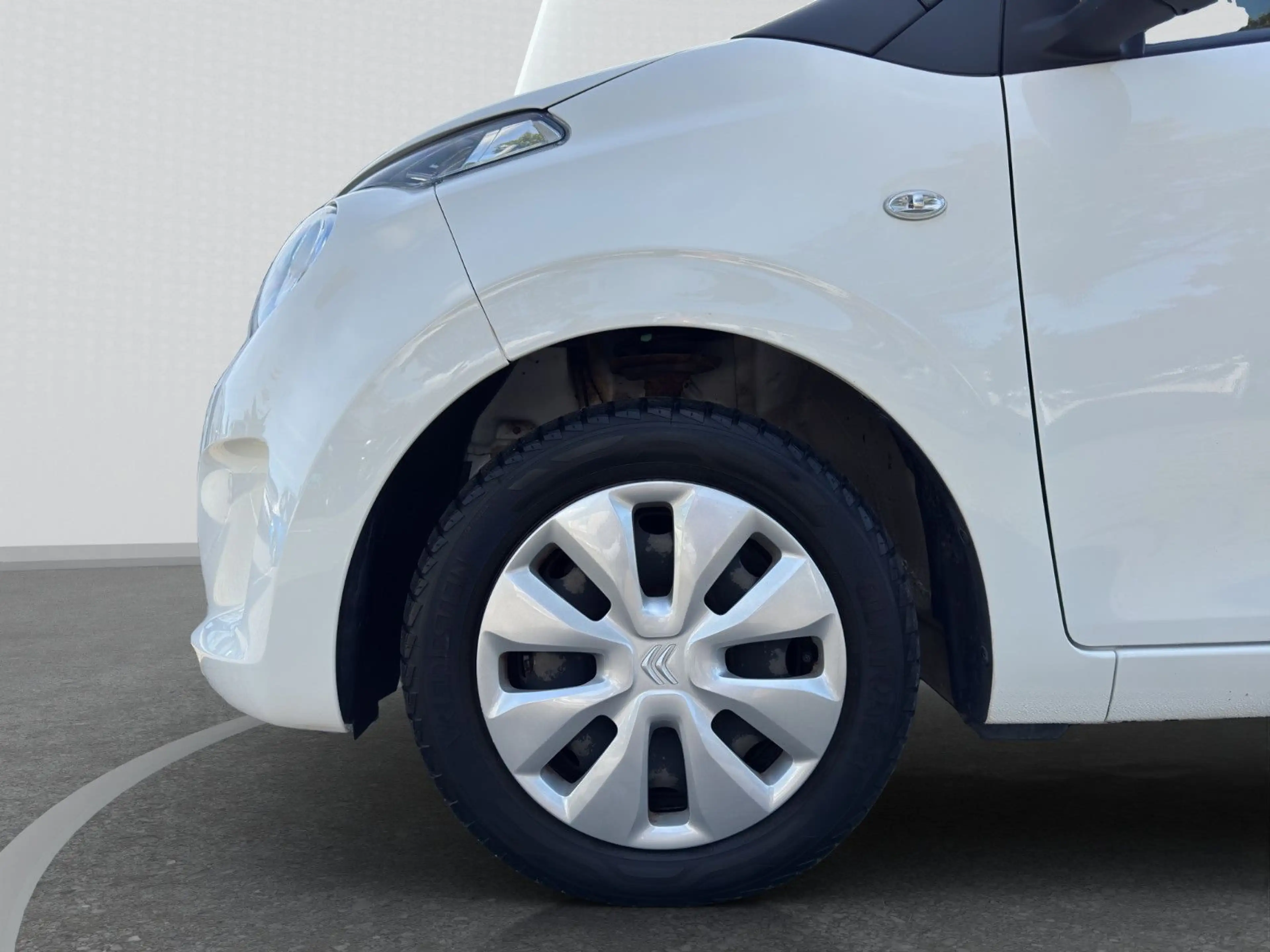 Citroen C1 1. VTI Live, Klimaanlage, wenig Kilometer — photo 9