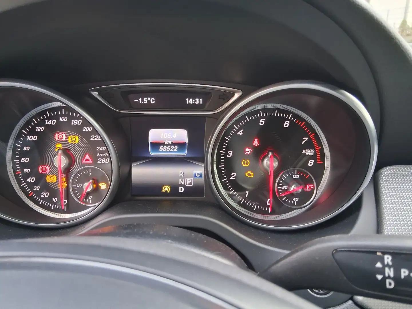 Mercedes-Benz GLA 180 URBAN  Progressive-Paket Top gepflegt Grau - 2