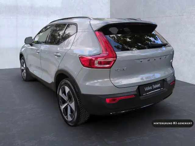 Volvo XC40 view 5