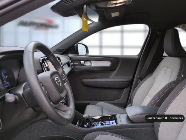 Volvo XC40 view 13