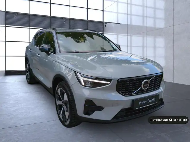 Volvo XC40 view 8