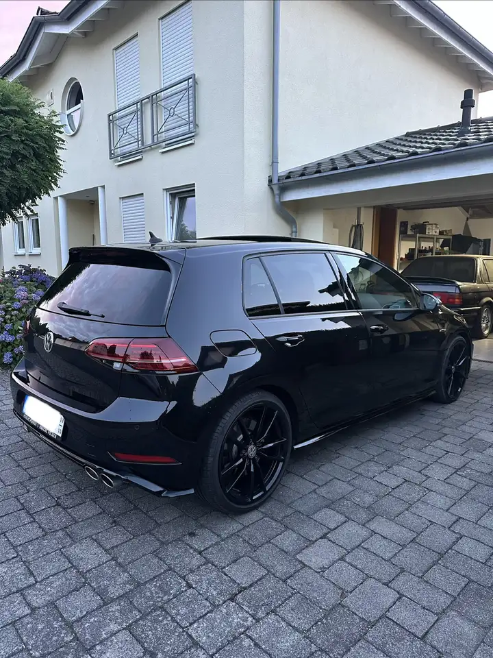 Volkswagen Golf R