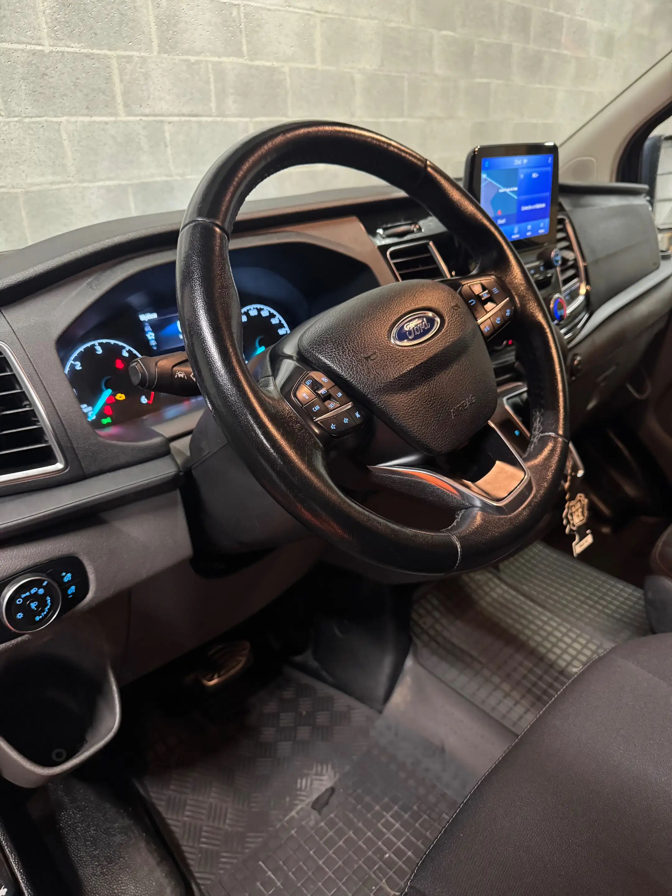 Ford Transit Custom 2.0 TDCi L2H1 Limited Multi S/S (EU6.2) — photo 8