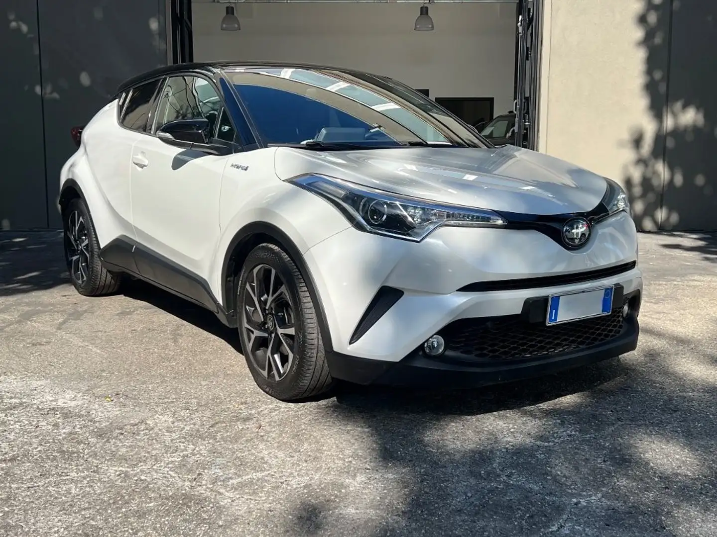 Toyota C-HR 1.8 Hybrid E-CVT Style+ Blanc - 1