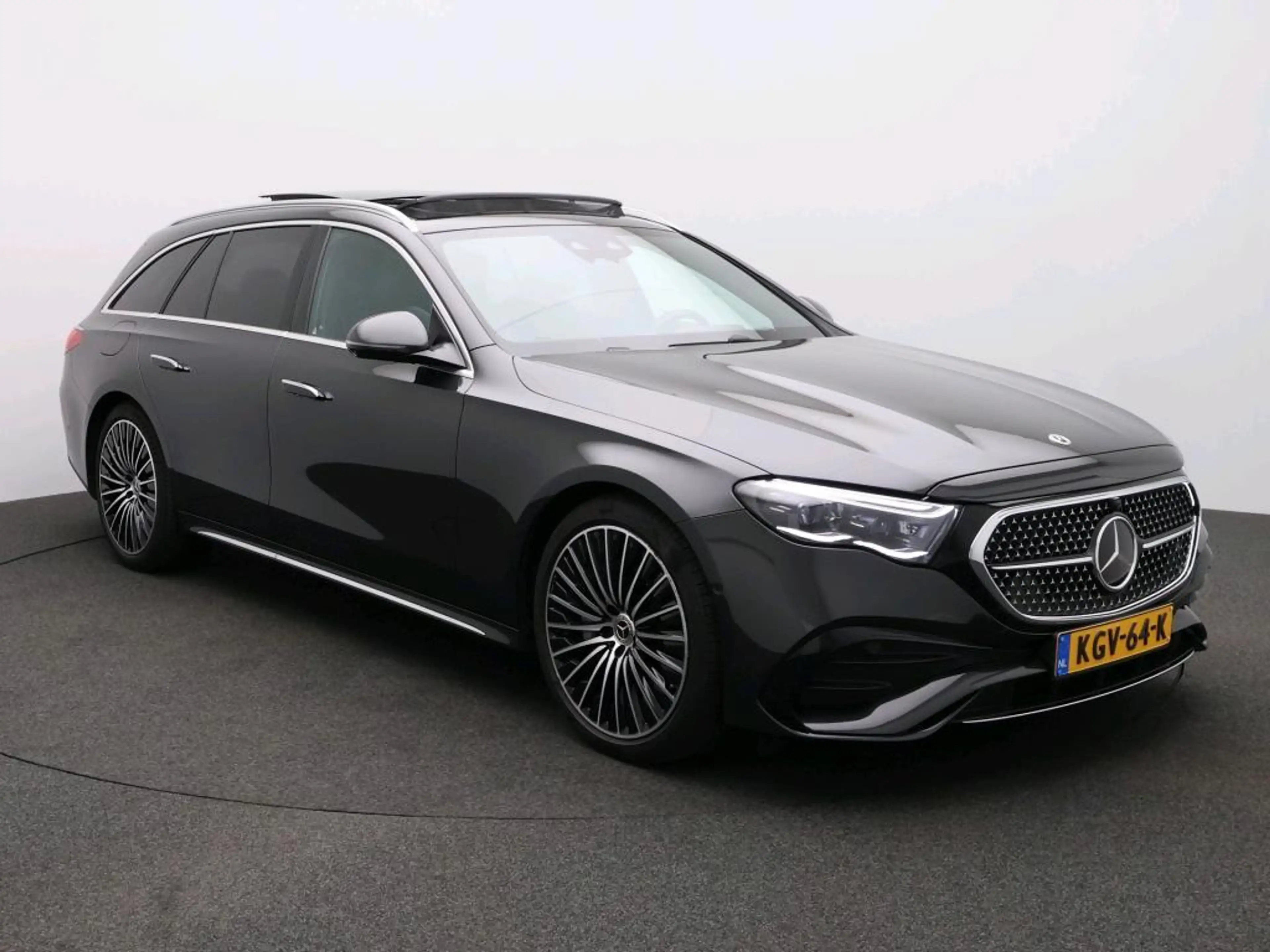 Mercedes-Benz E 300 Estate e Sport Edition — photo 3