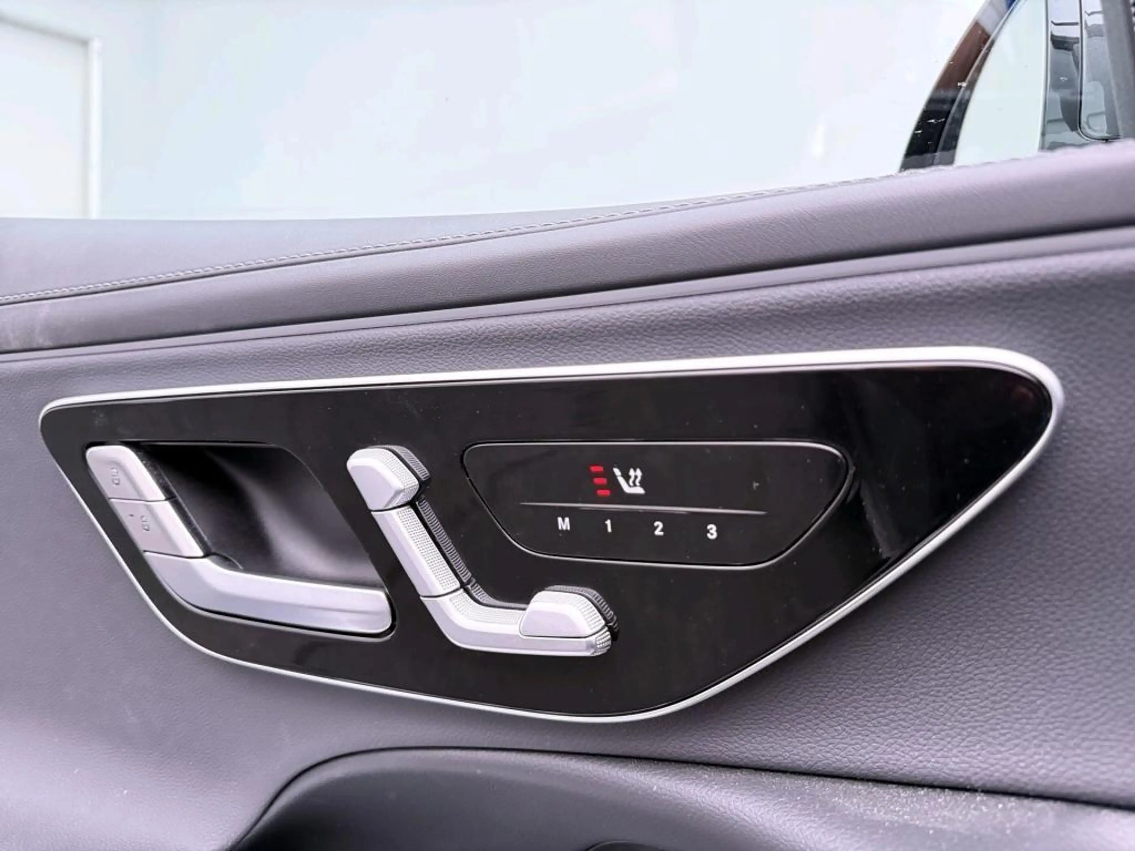 Mercedes-Benz E 300 Estate e Sport Edition — photo 7