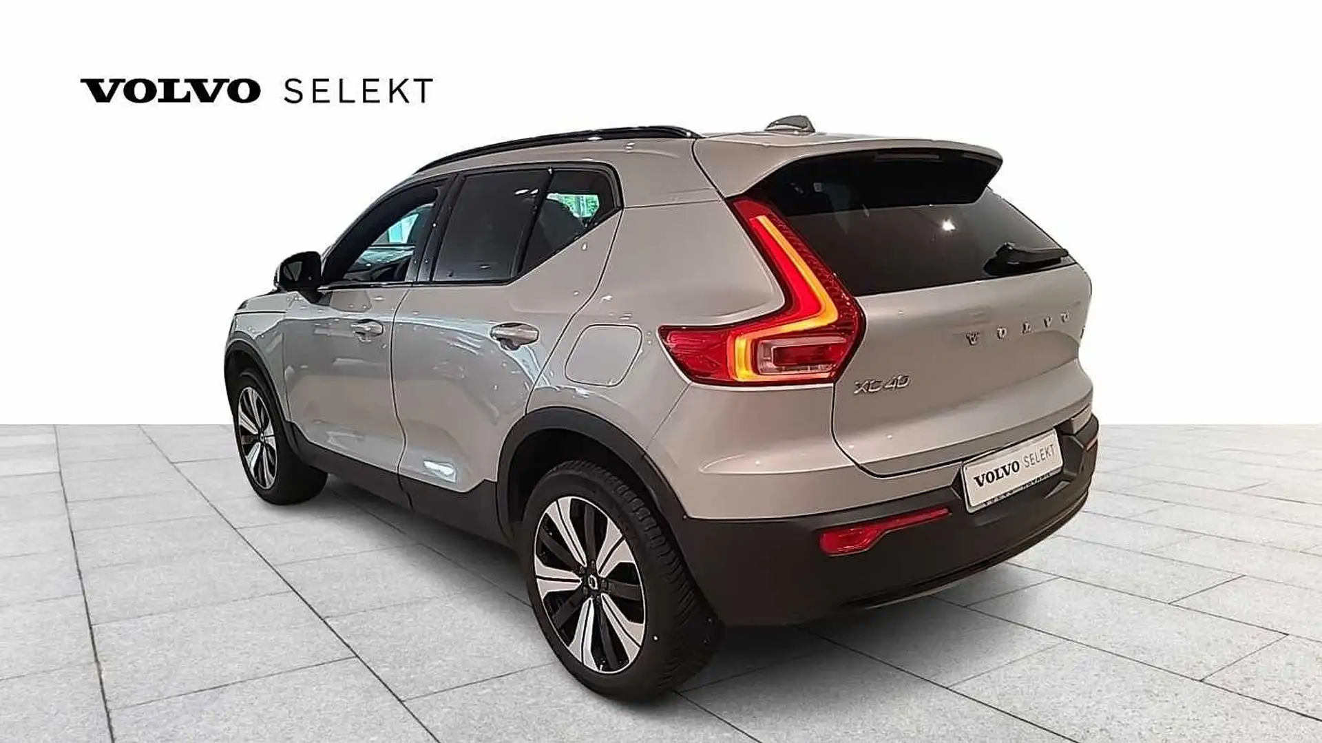 Volvo XC40 Recharge Plus, Single Motor, Elektrisch Silber - 2