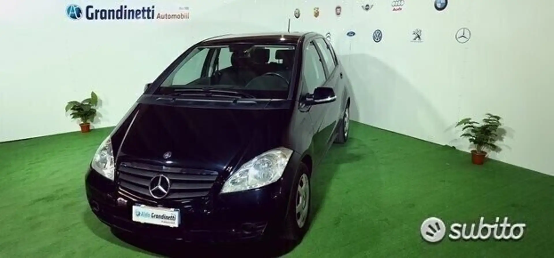 Mercedes-Benz A 160 BlueEFFICIENCY Black - 1