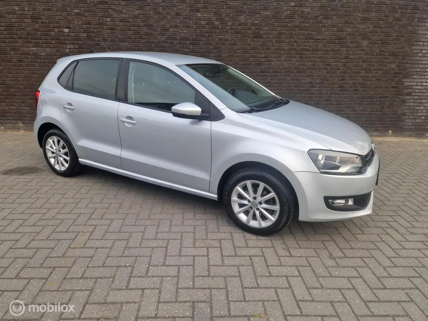 Volkswagen Polo 1.4-16V|MATCH|PDC|Stoelver|CruiseControle| Gris - 2