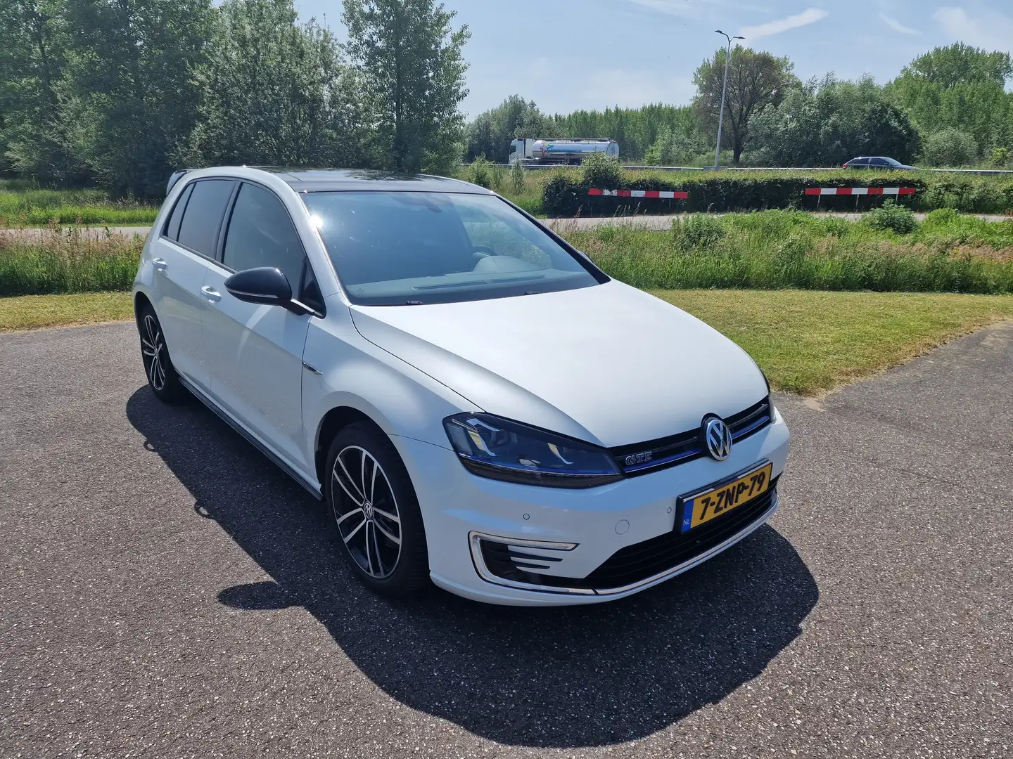 Volkswagen Golf GTE 7 | Distributie riem | 304pk | Panorama | Trekhaak Weiß - 2