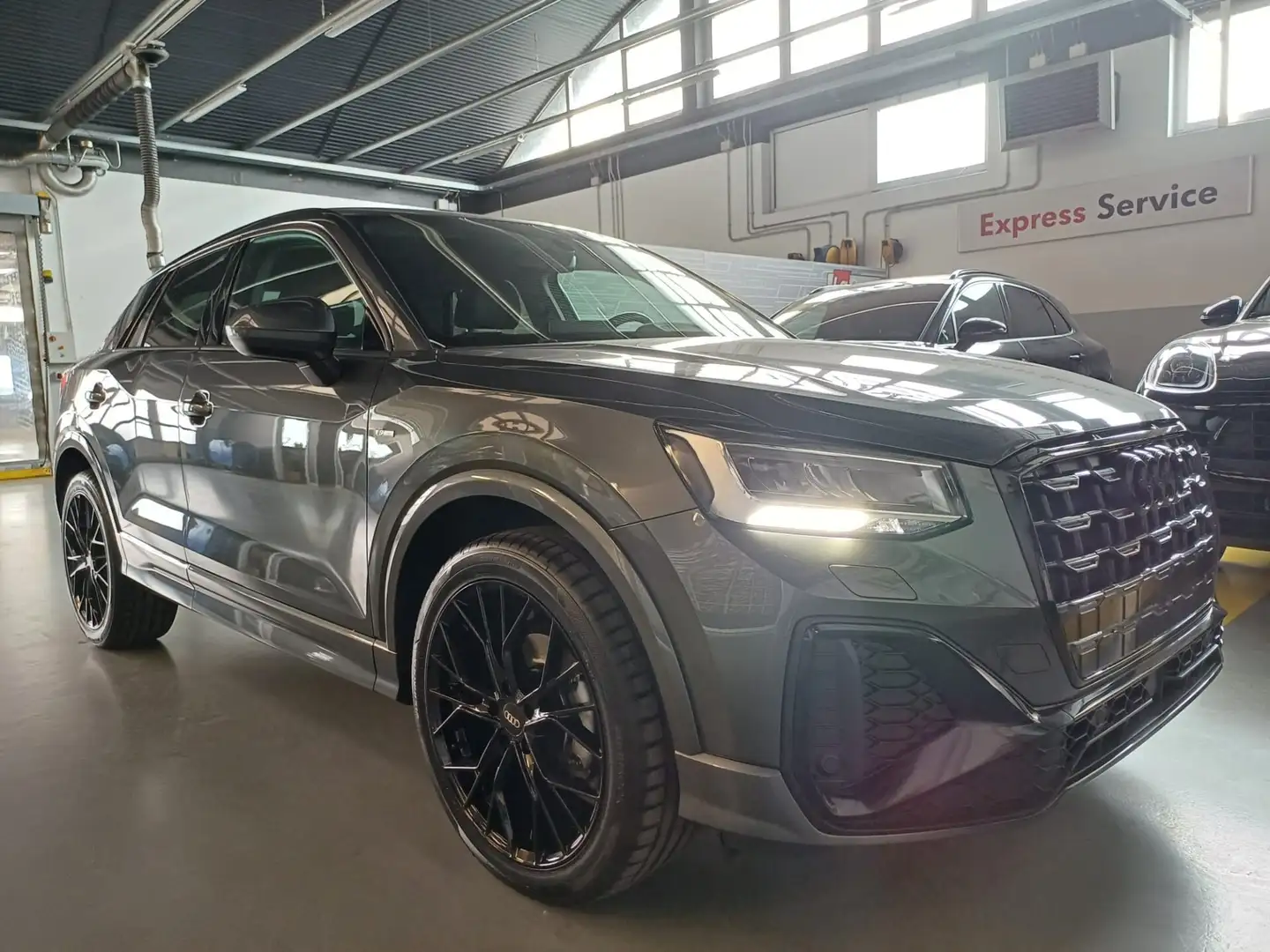 Audi Q2 35 TFSI S tronic S line Edition Gris - 1
