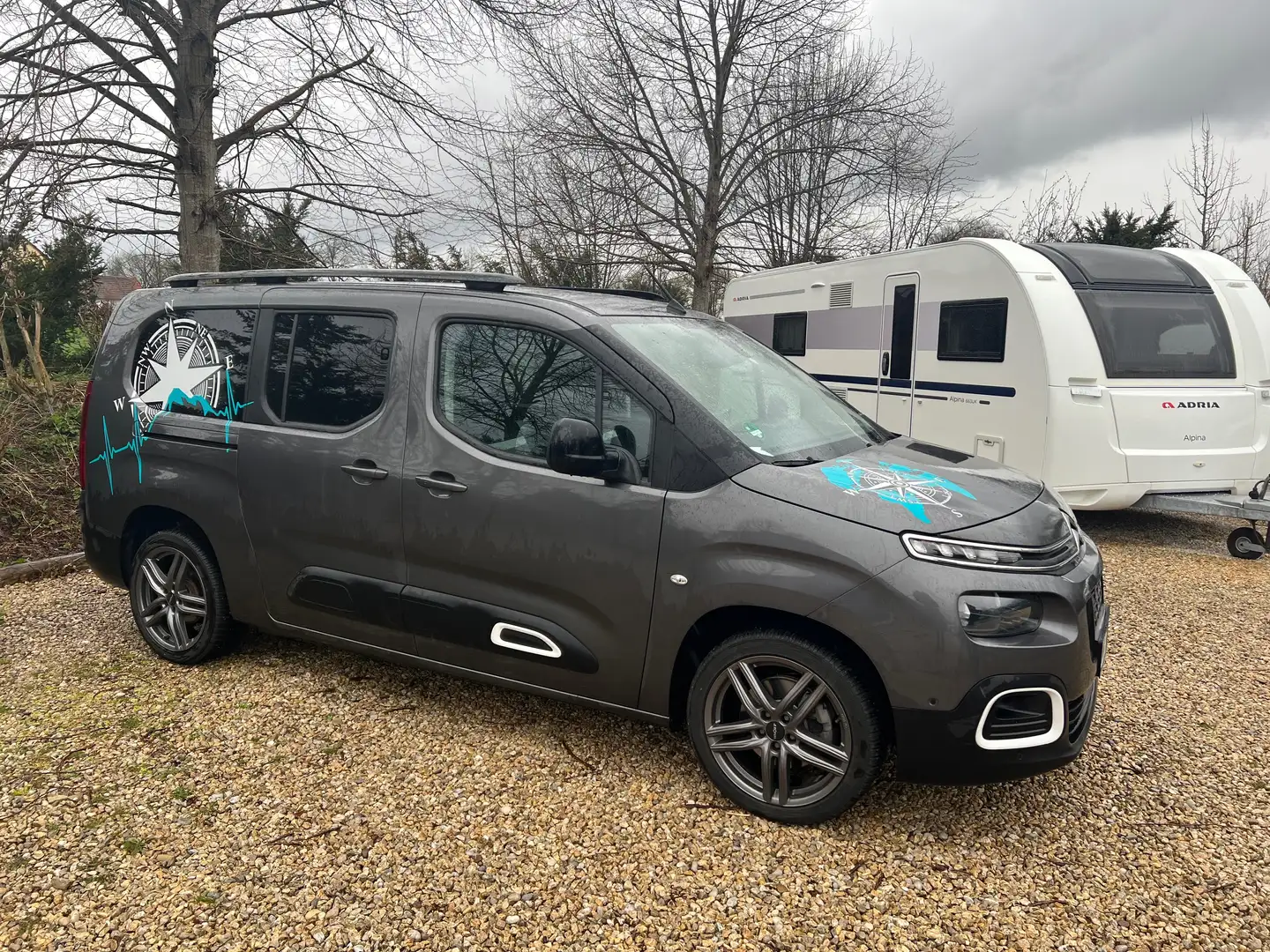 Citroen Berlingo XL 7-Sitzer Shine Pure Tech 130 EA - Mini-Camper Grey - 1