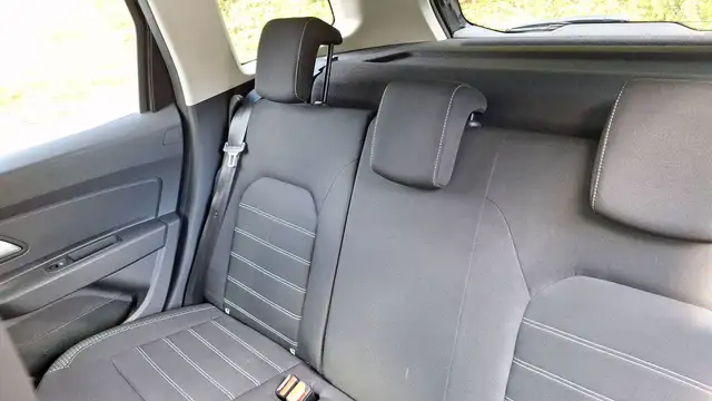 Dacia Duster view 9