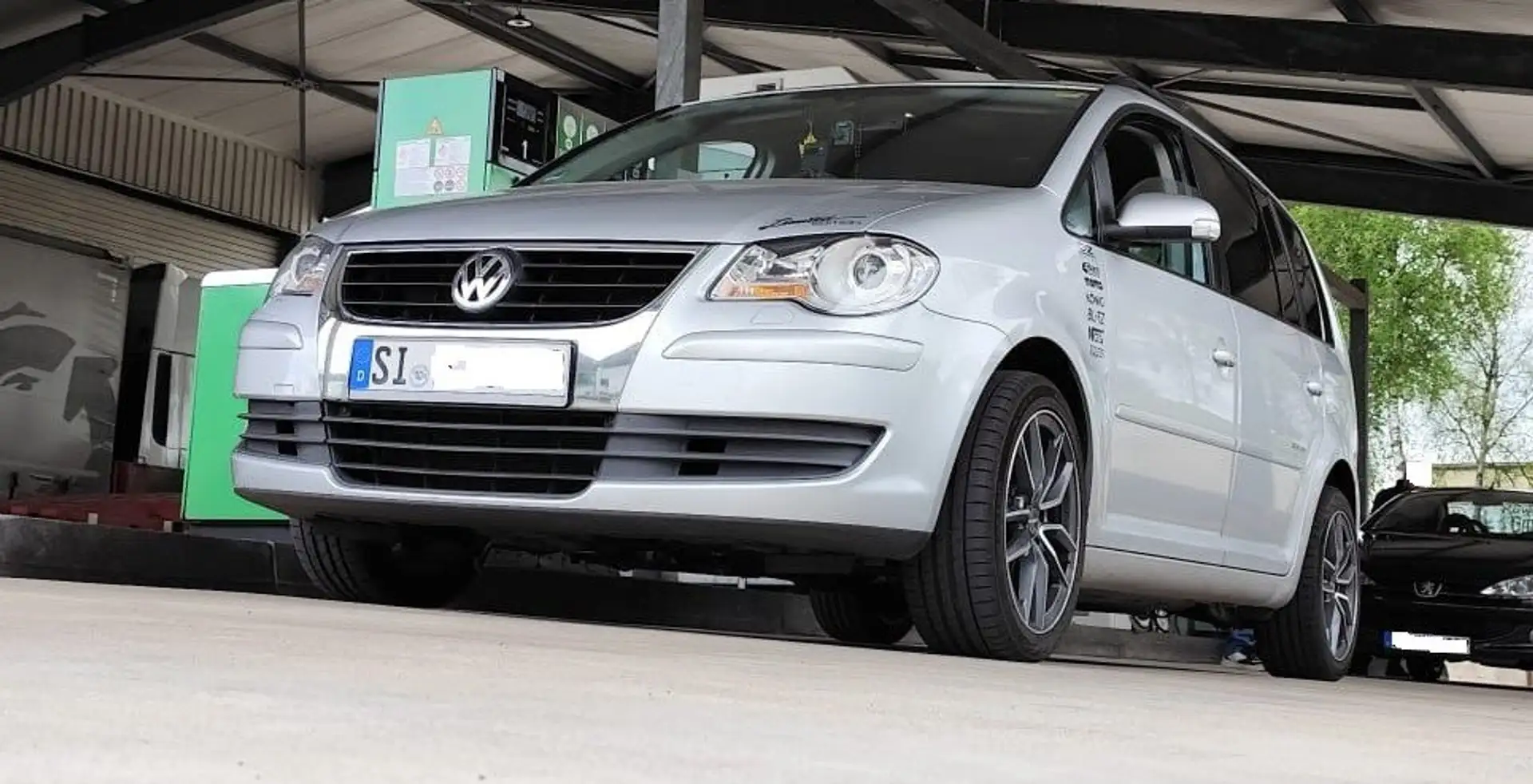 Volkswagen Touran Touran Diesel 1.9 TDI United Silber - 1