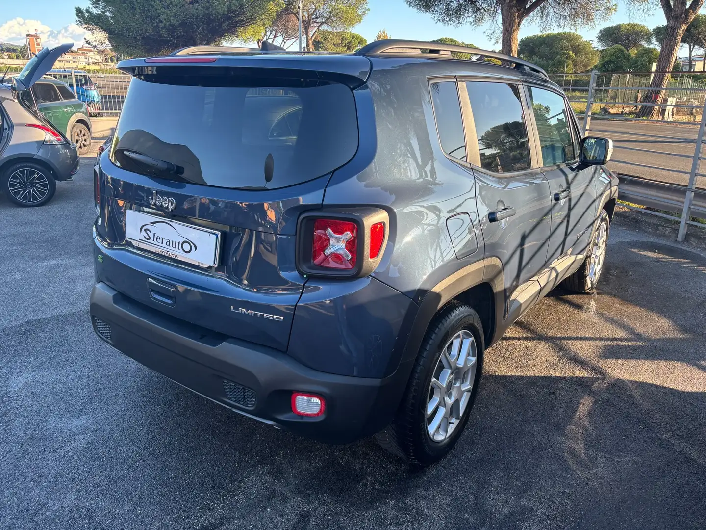 Jeep Renegade Renegade 1.5 Turbo T4 MHEV Limited Blauw - 2