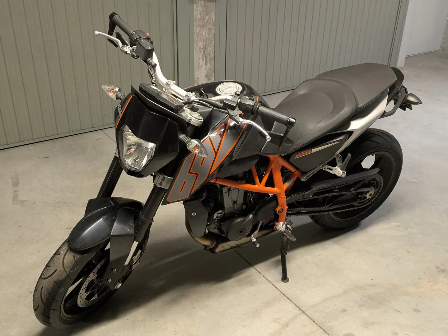 KTM 690 Duke ABS depotenziata A2 Fekete - 1