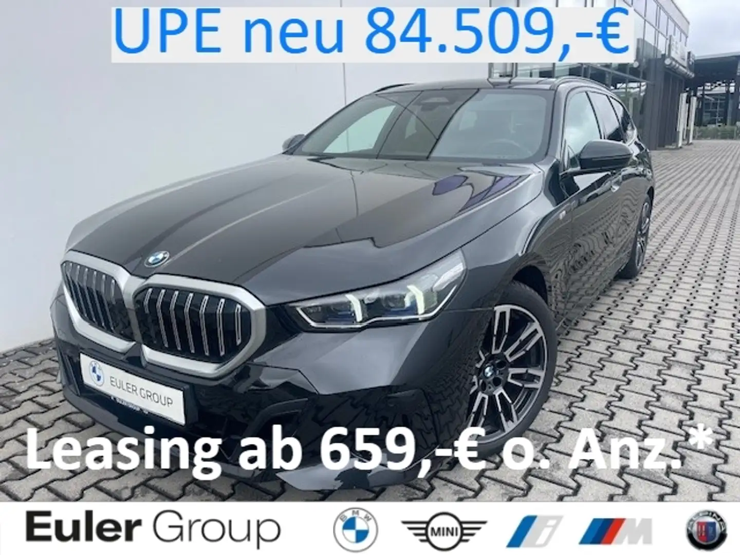 BMW 520 d xDrive Touring M Sport AHK Pano StandHzg H/K PAP Schwarz - 1